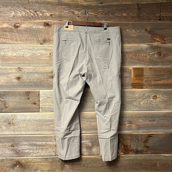LL Bean Favorite Fit Cargo Pants NWT Size 20 - Picture 7 of 9